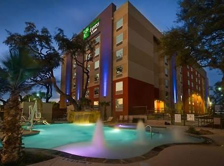 H I Express & Suites San Antonio Medical-Six Flags Exterior foto